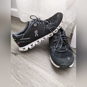 On Cloud shoes - Size 8